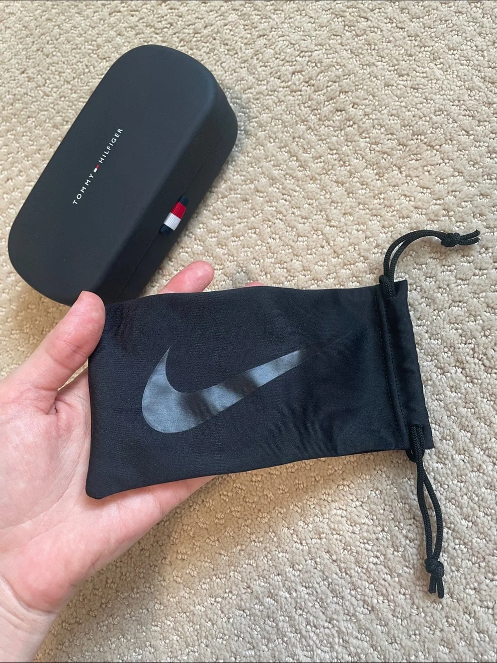 🖤 5/$25 Tommy Hilfiger Navy Eyewear Case with Black Nike Drawstring Pouch